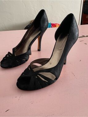 BCBGMAXAZRIA Leather Black Strappy Heeled Heels 38 7.5  D'Orsay peep-toe style